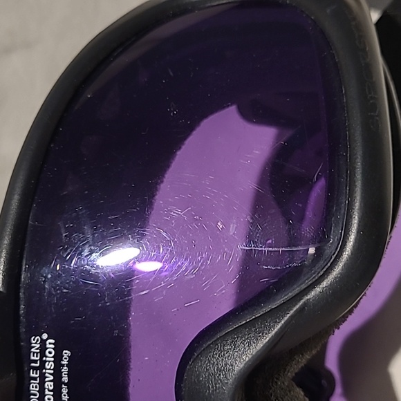 UVEX Ski goggles with Purple Lens - Picture 5 of 7